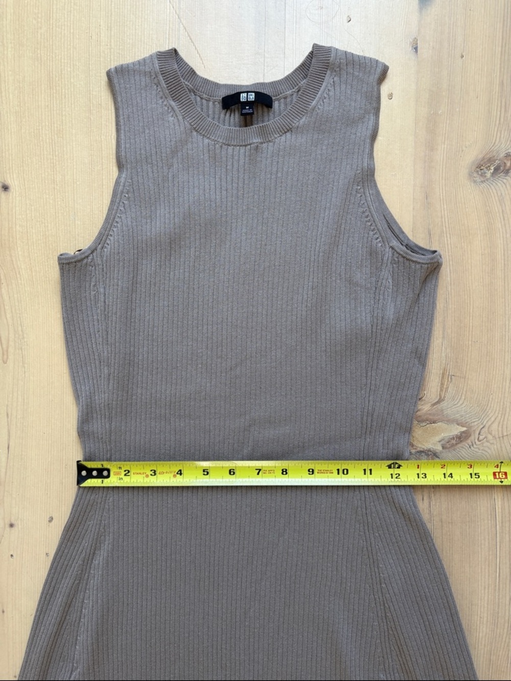 Uniqlo Sleeveless Ribbed Knit Midi Dress in Taupe - Medium - Picture 5 of 8